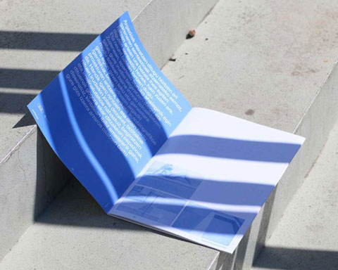 Primera página del catálogo de la exposición donde se explica en qué consiste la obra de Javier Berasaluce.