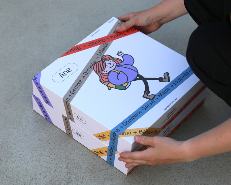Dos cajas del juego apilados uno encima de otro